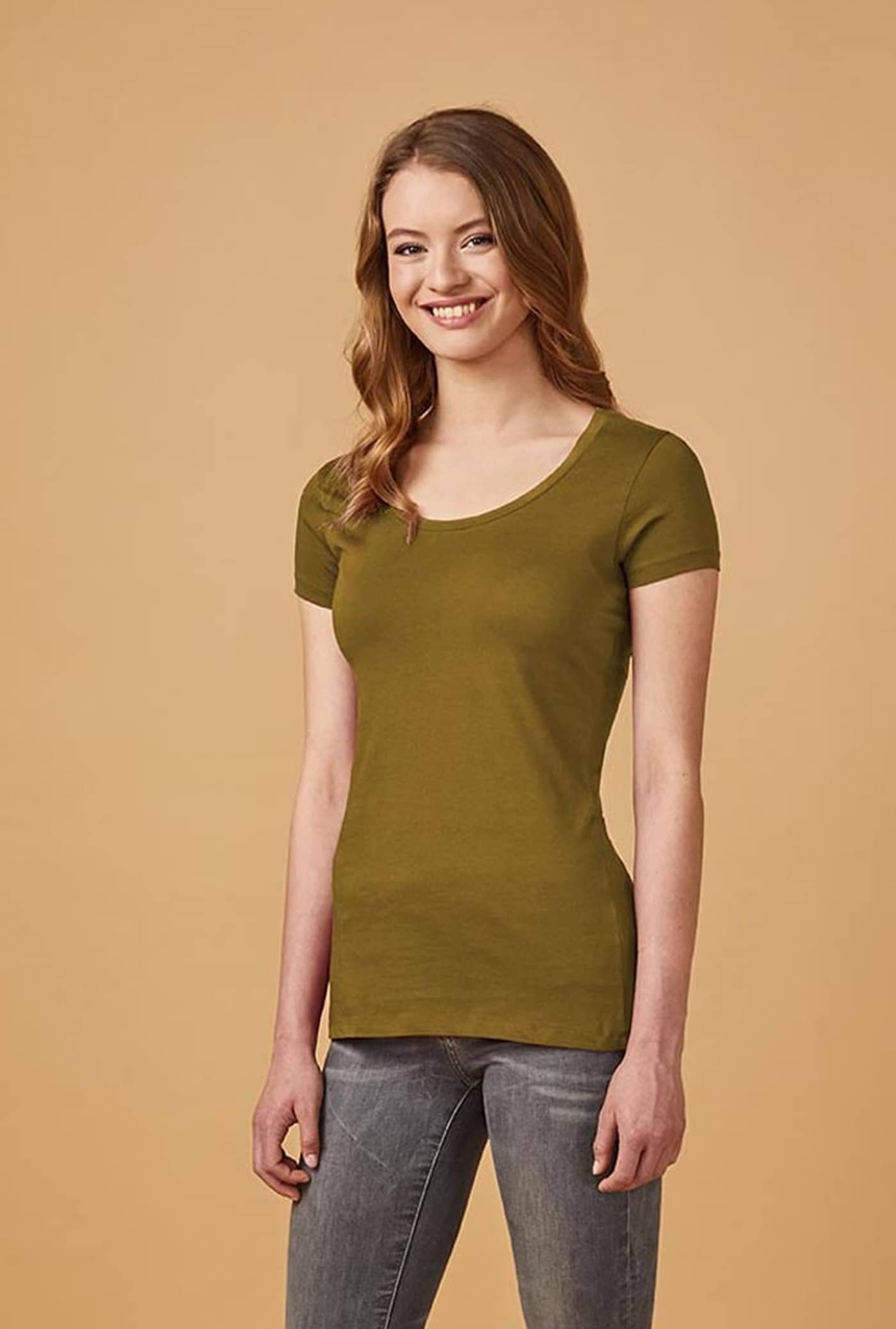 Women´s Deep Scoop T-Shirt