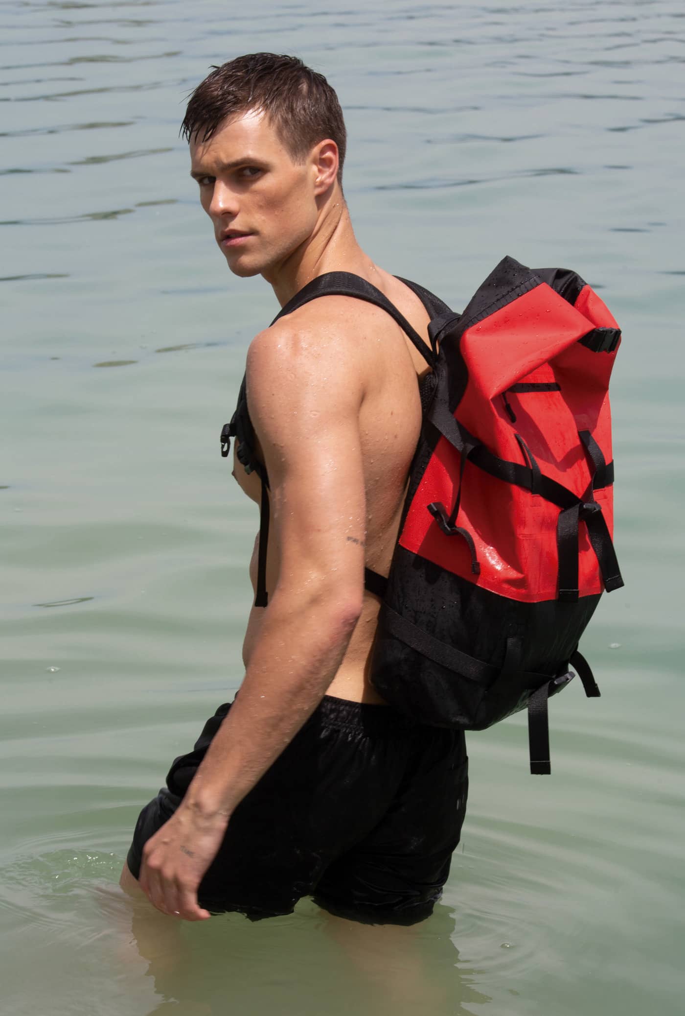 Wasserdichter Rucksack mit Kompressionsriemen