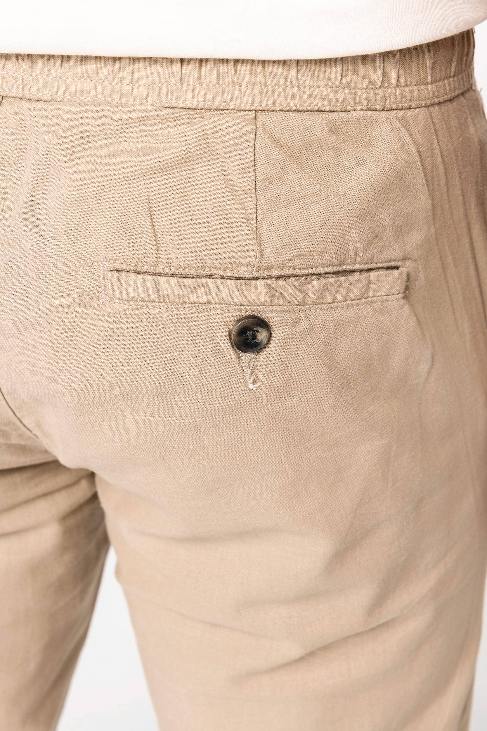 Umweltfreundliche Herrenhose aus Bio-Leinen und Bio-Baumwolle