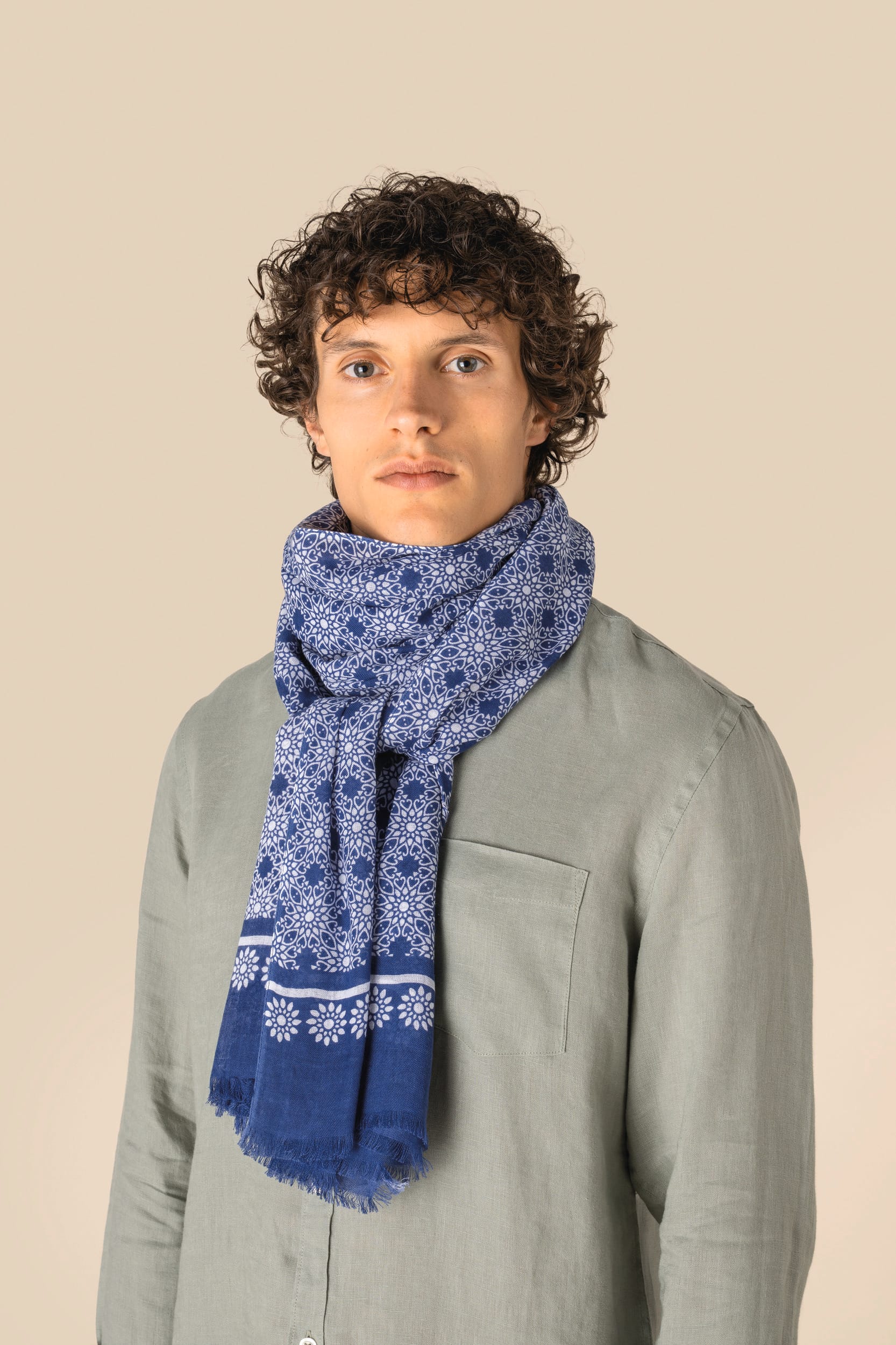 Unisex-Schal mit Blumenmuster im Mosaikstil