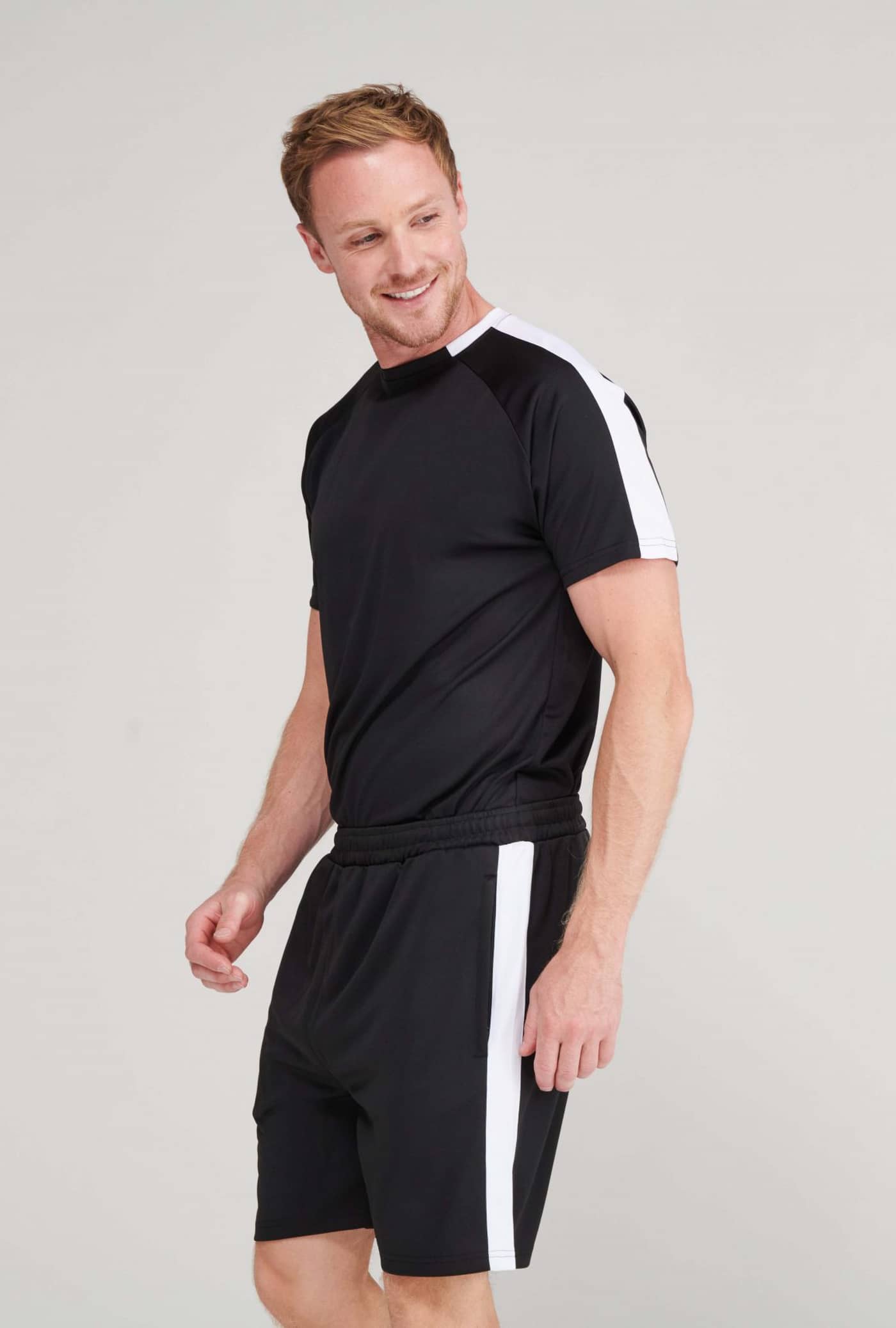 Adults Knitted Shorts With Zip Pockets