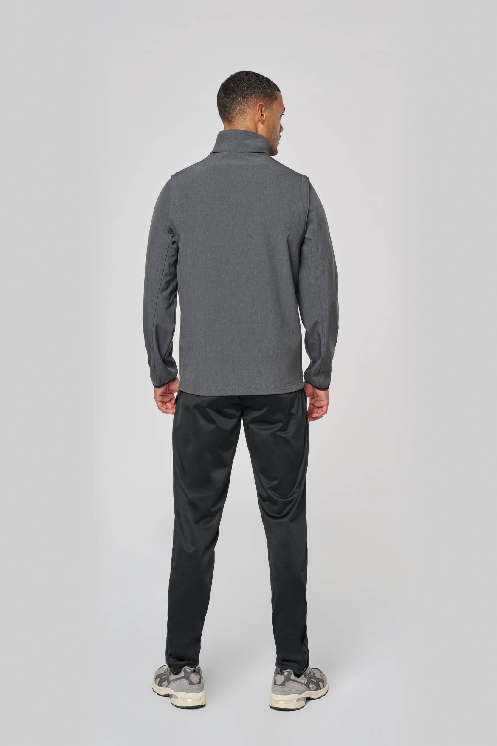 Softshelljacke mit abnehmbaren Ärmeln