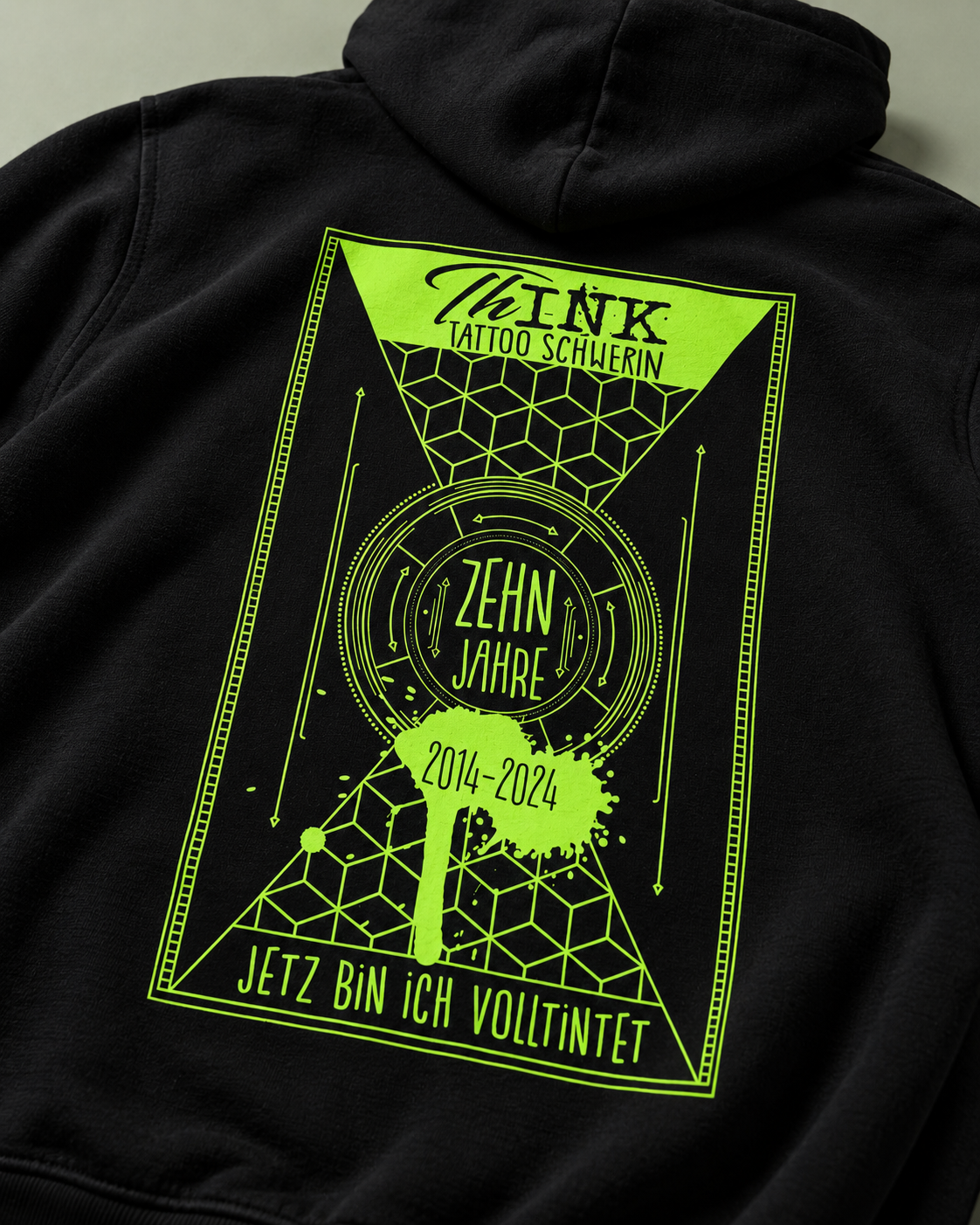 ThINK Tattoo Siebdruck auf Hoodie