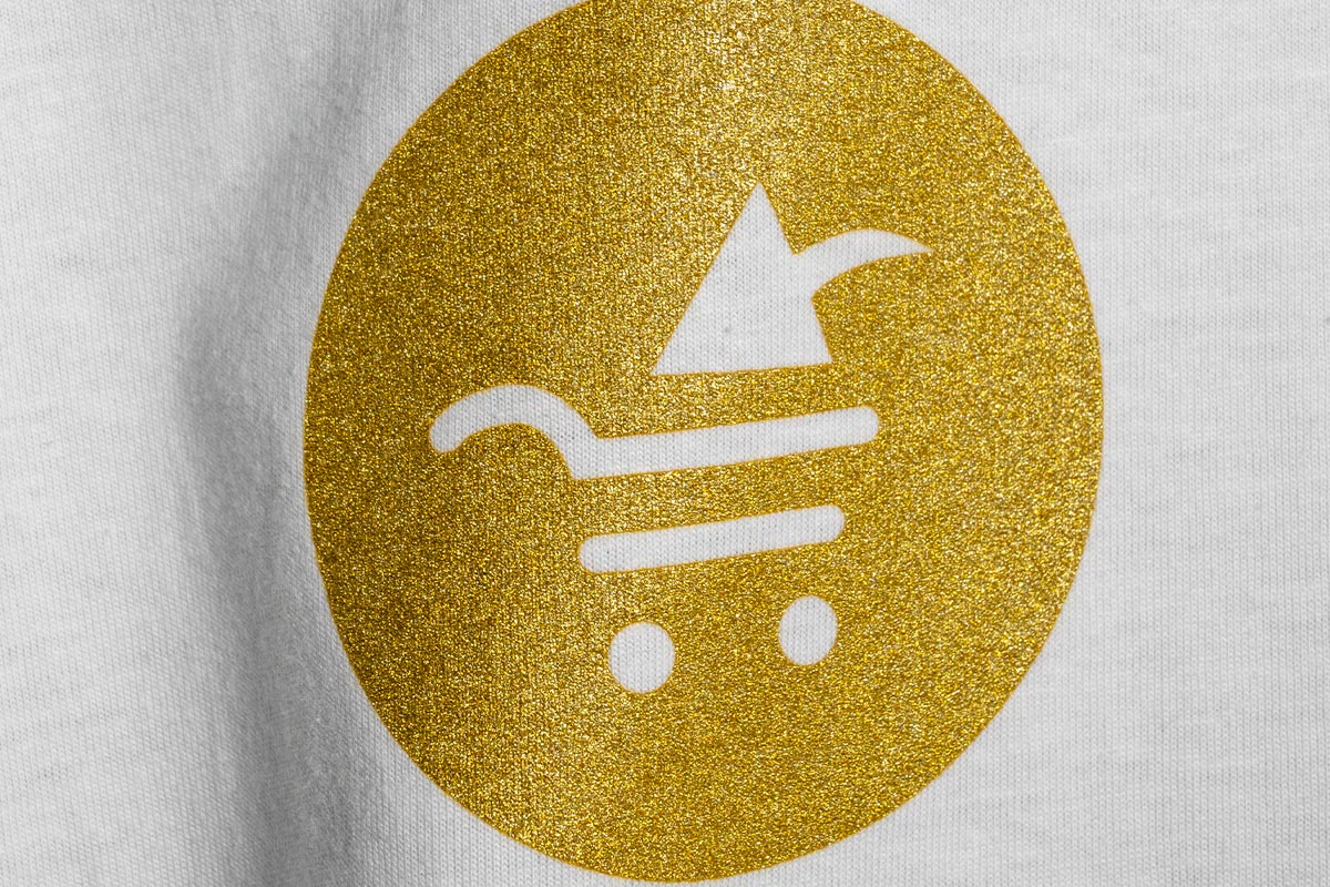 Sonderdruckfarbe Gold Schimmer auf weißem Textil