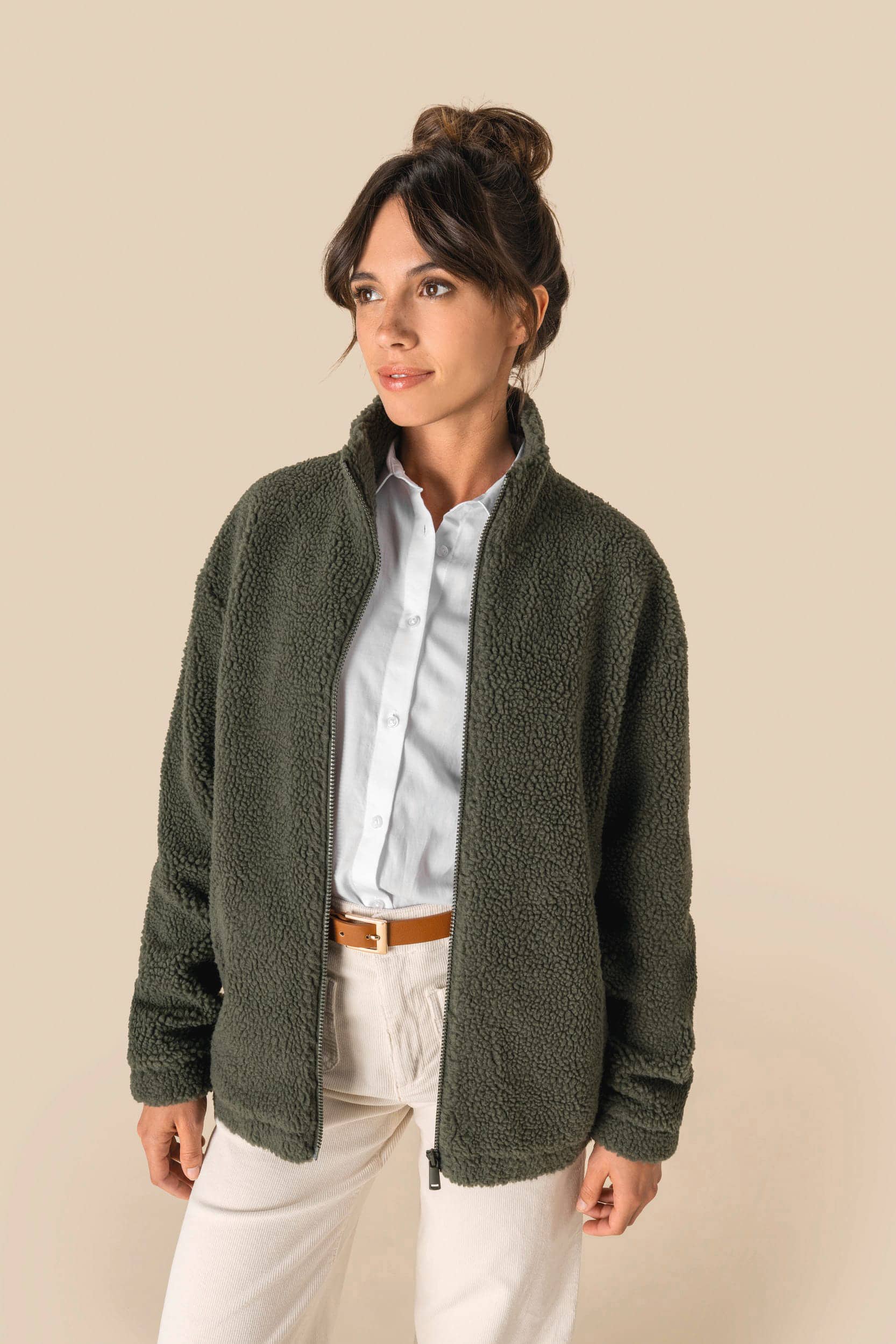 Unisex-Sweatshirt aus Sherpa mit Reißverschluss und überschnittenen Schultern