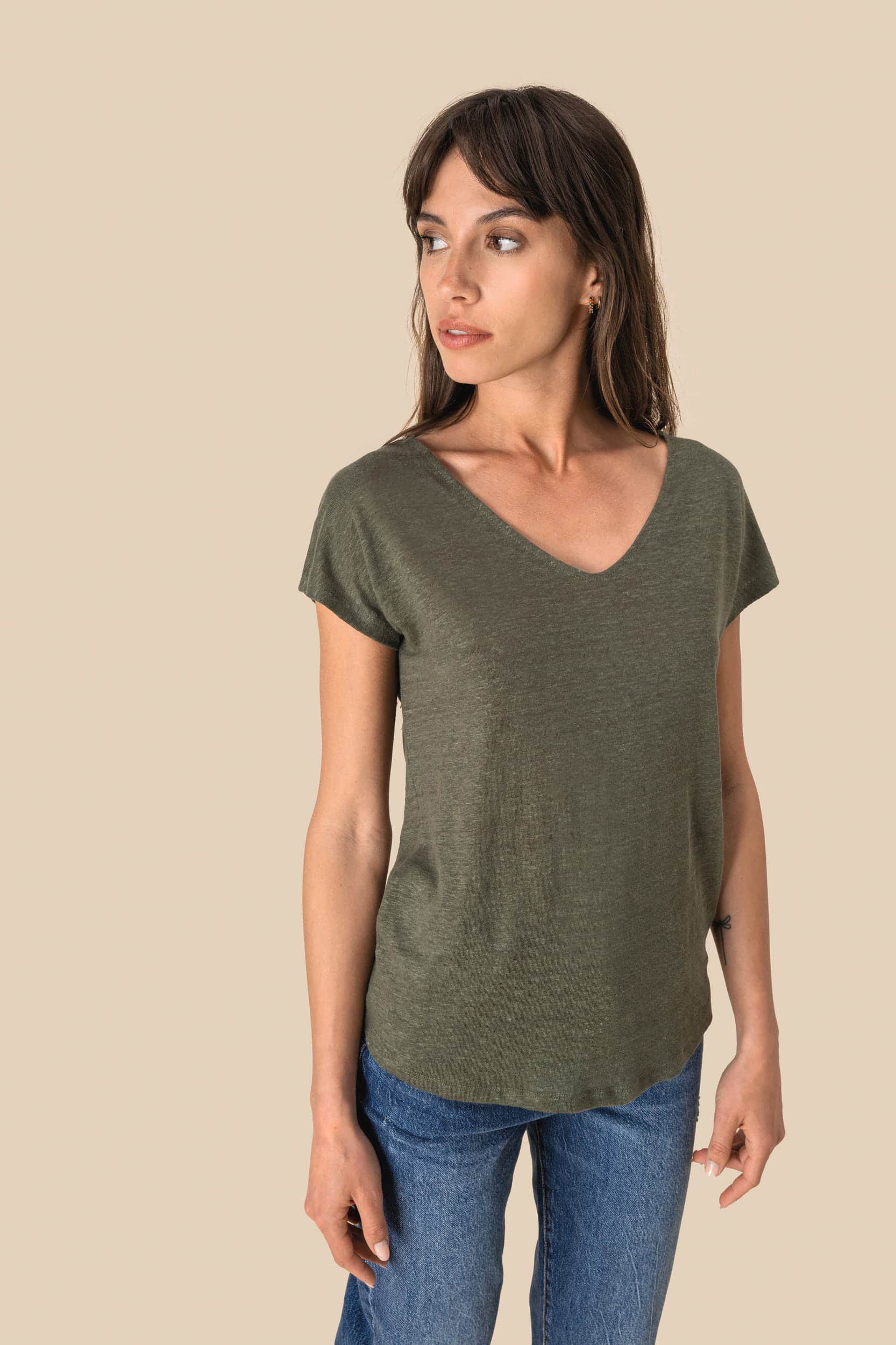 Damen-T-Shirt aus Leinen mit V-Ausschnitt