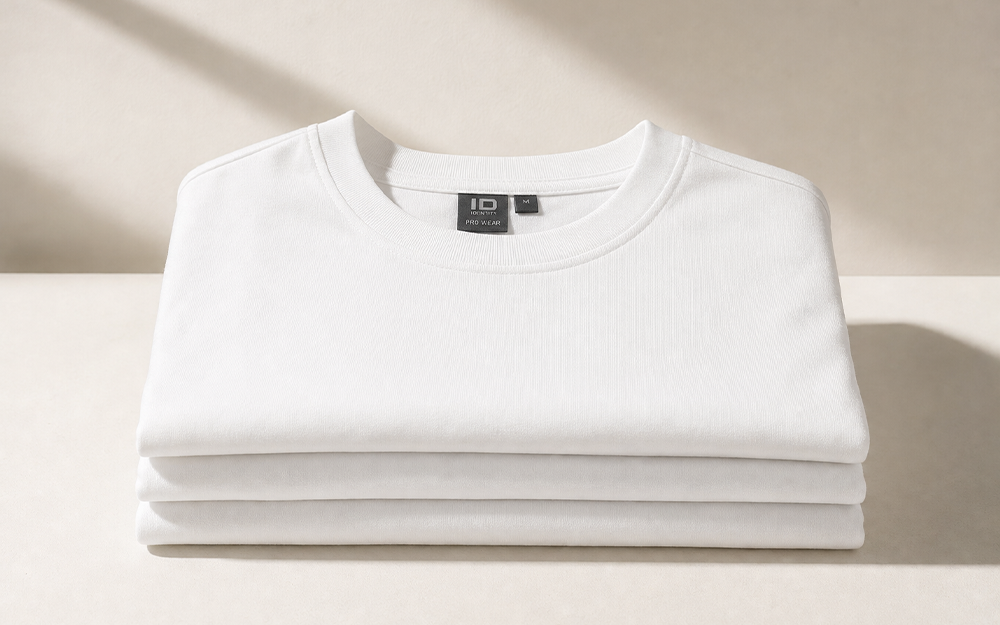 Wie viele T-Shirts man braucht? 10 Stück des gleichen Lieblingsshirts