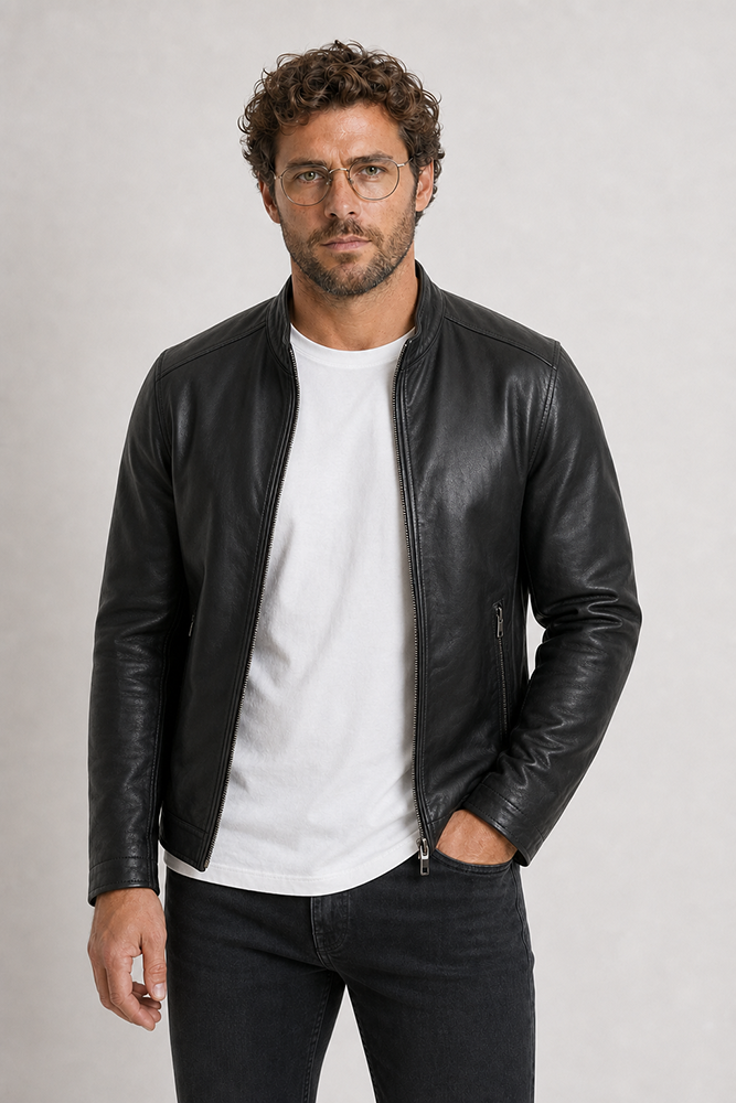 Weiße Basic-Shirts lassen sich mit allem kombinieren