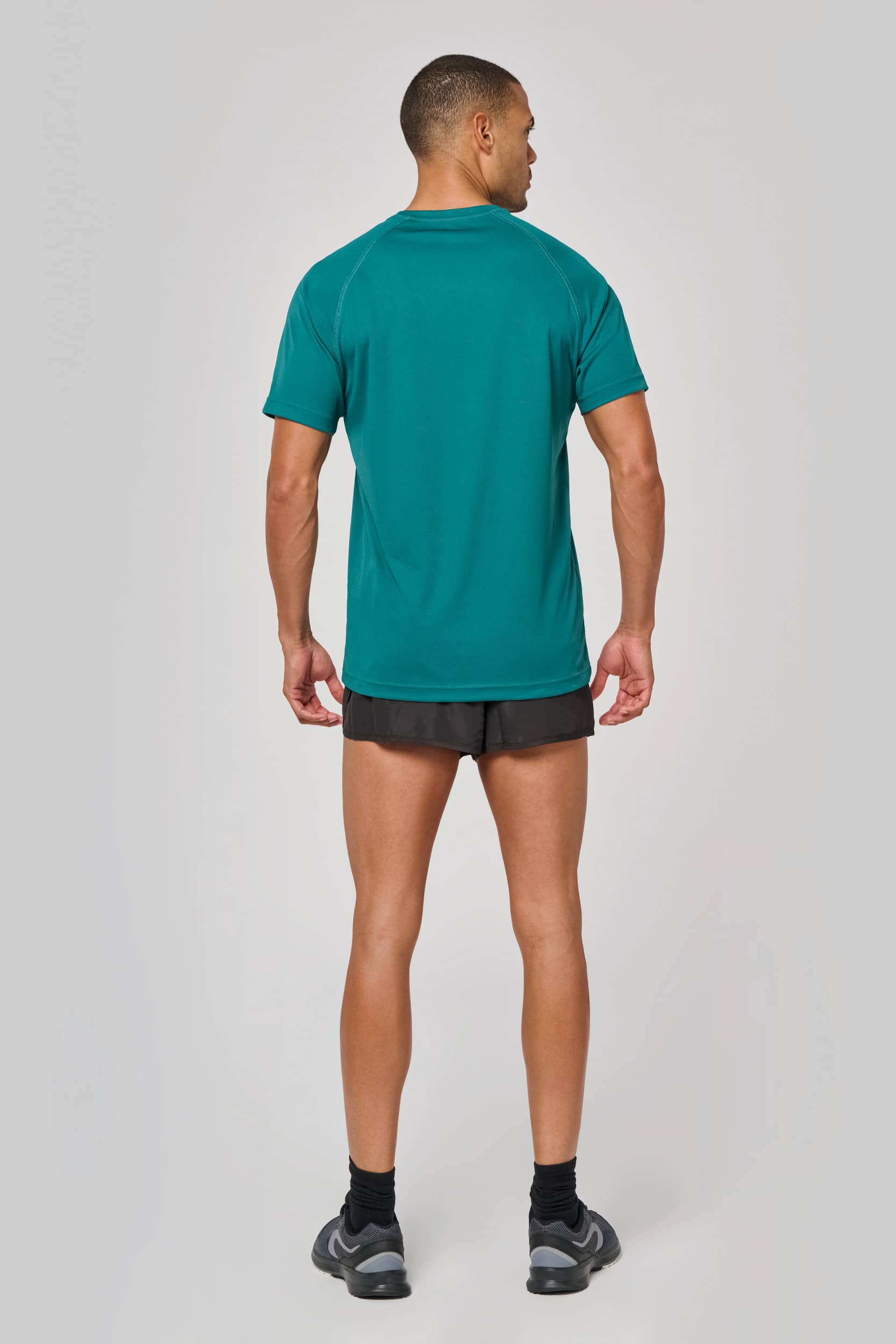 Herren-Sportshirt aus Recyclingmaterial mit Rundhalsausschnitt