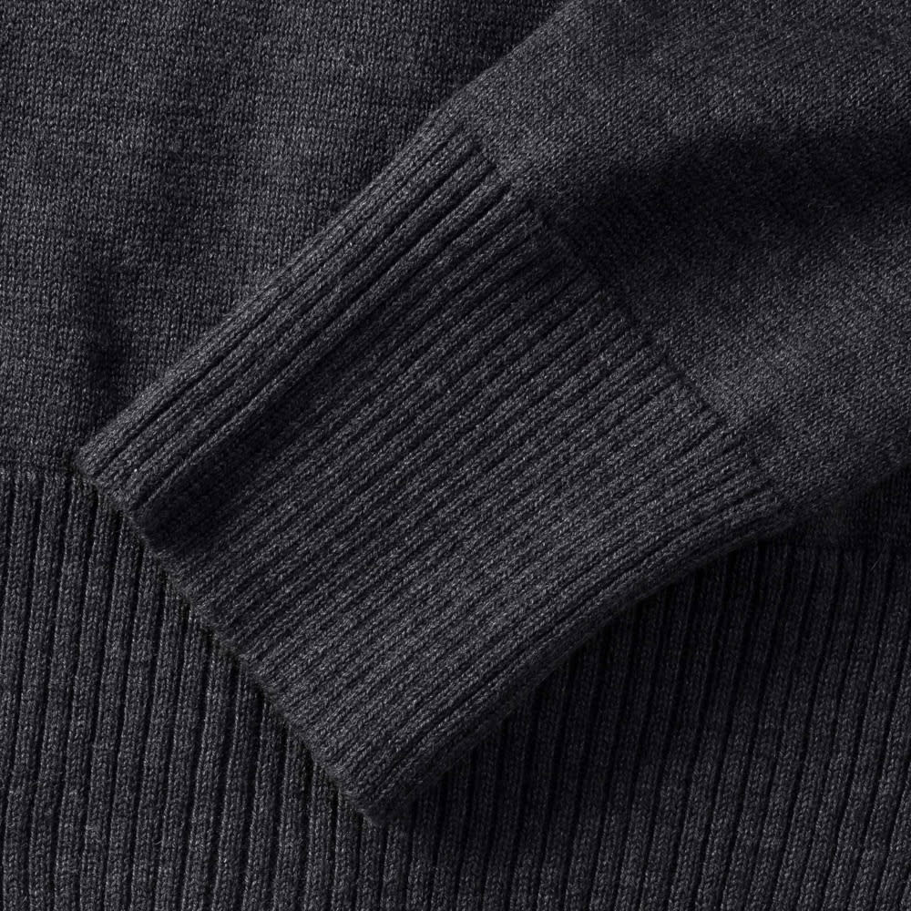 Ladies´ V-Neck Knitted Cardigan