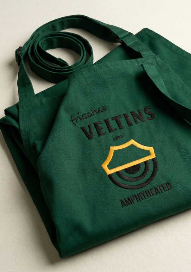 Bestickte Schürzen