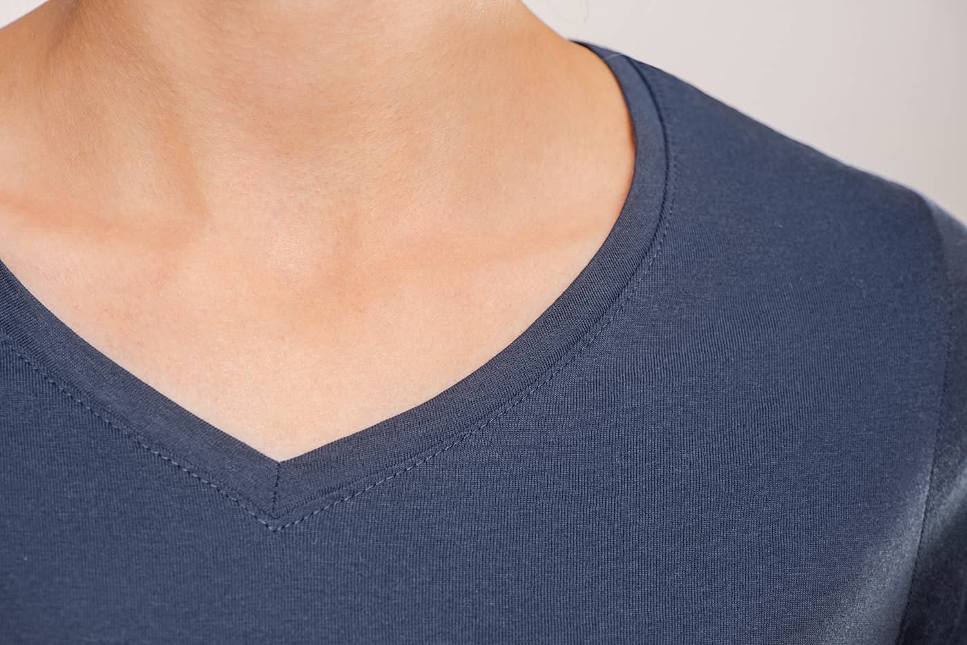 Women´s Luxury V-Neck Tees