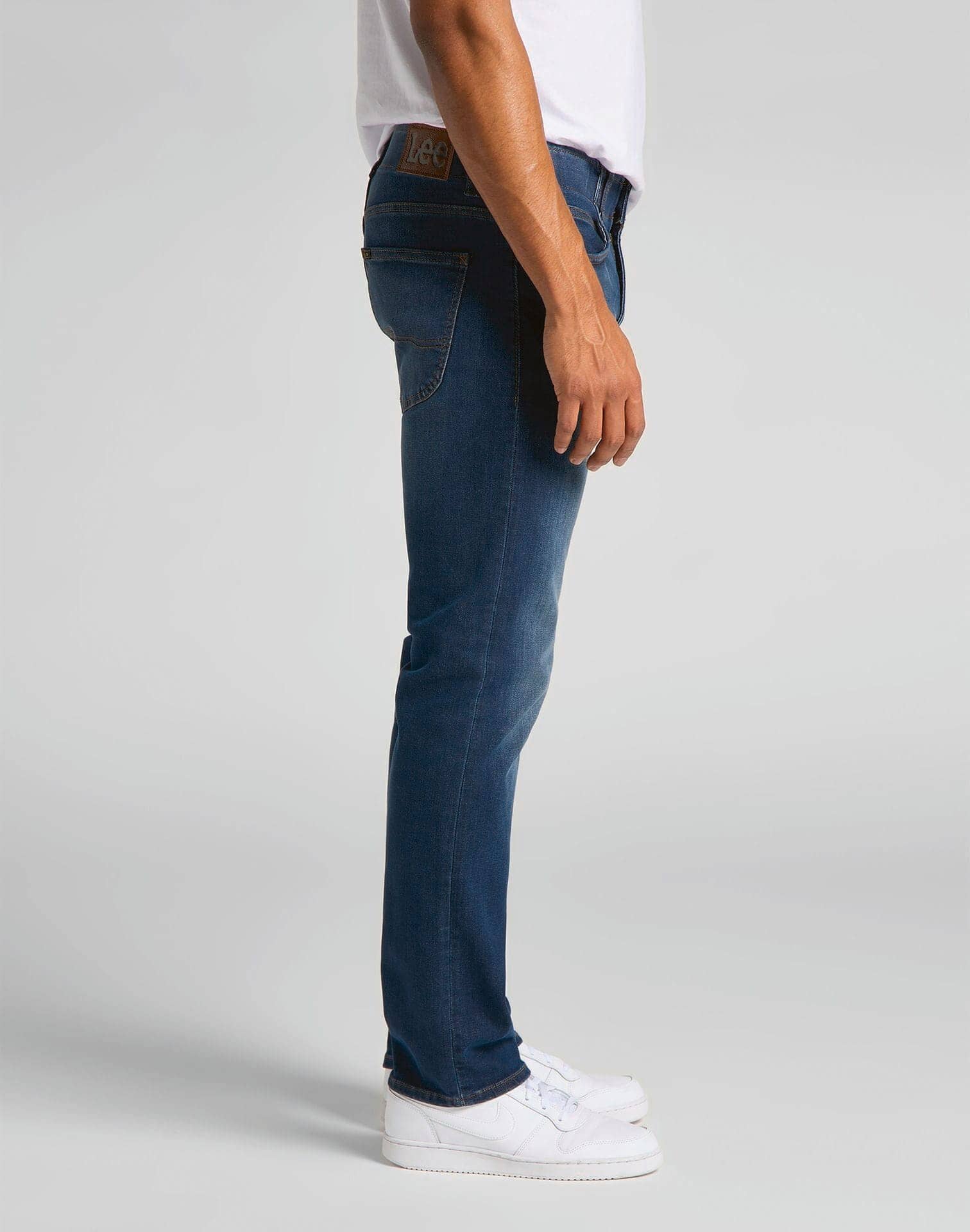 Extreme Motion Slim Fit Jeans