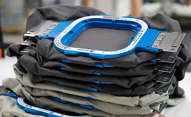 Poloshirts in der Produktion