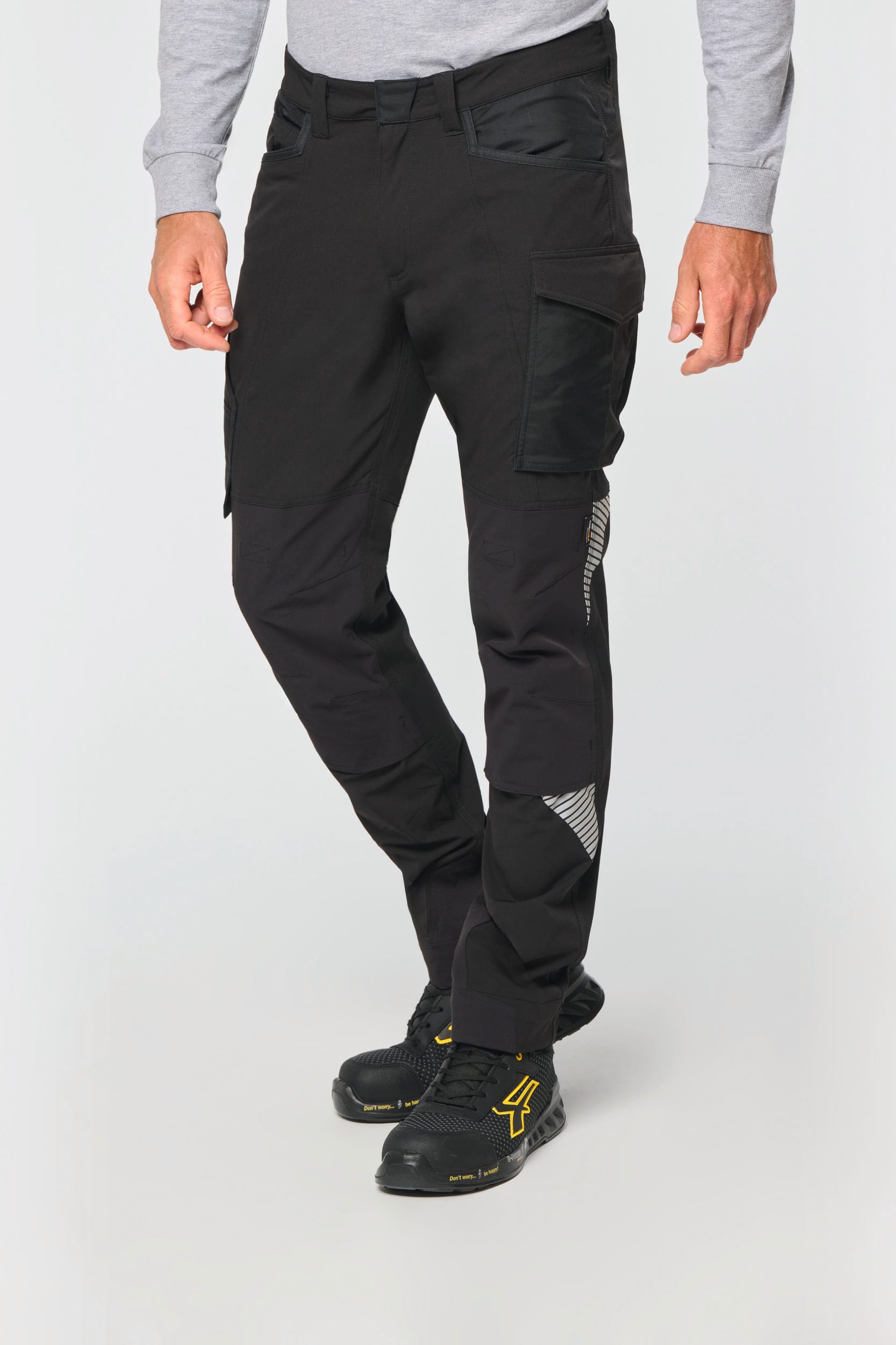 Recycelte Stretchhose mit mehreren Taschen