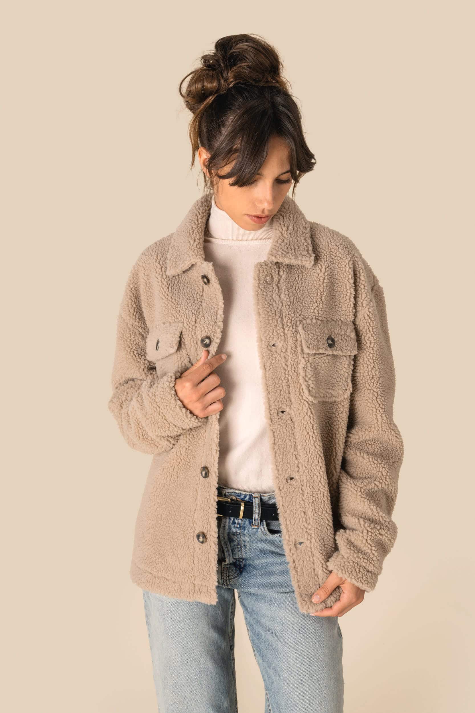Unisex-Überhemd aus Sherpa mit überschnittenen Schultern