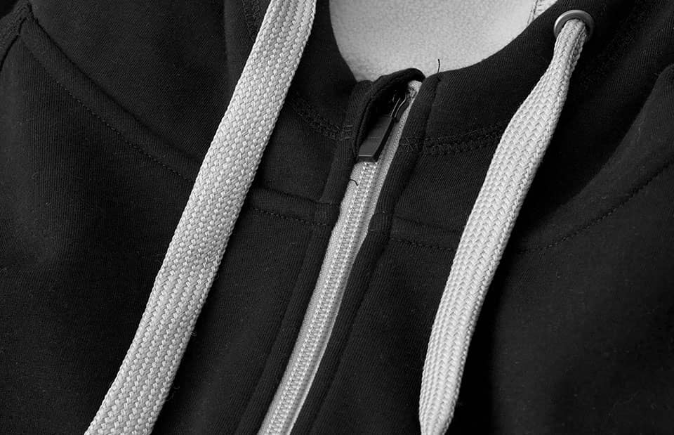 Eingefasste Kapuzensweatjacke