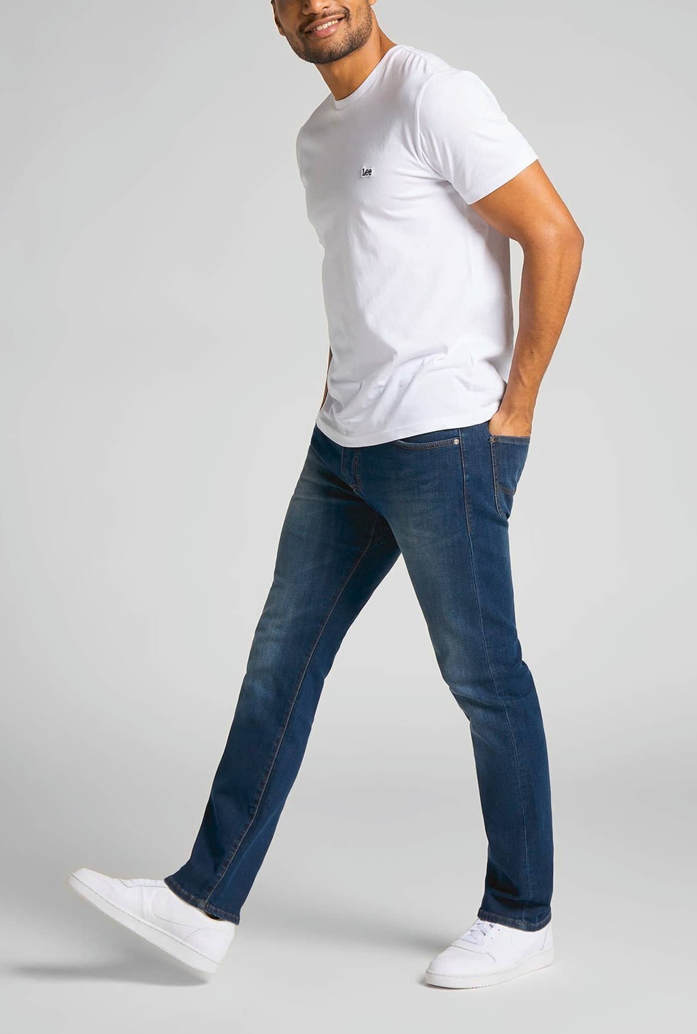 Extreme Motion Slim Fit Jeans
