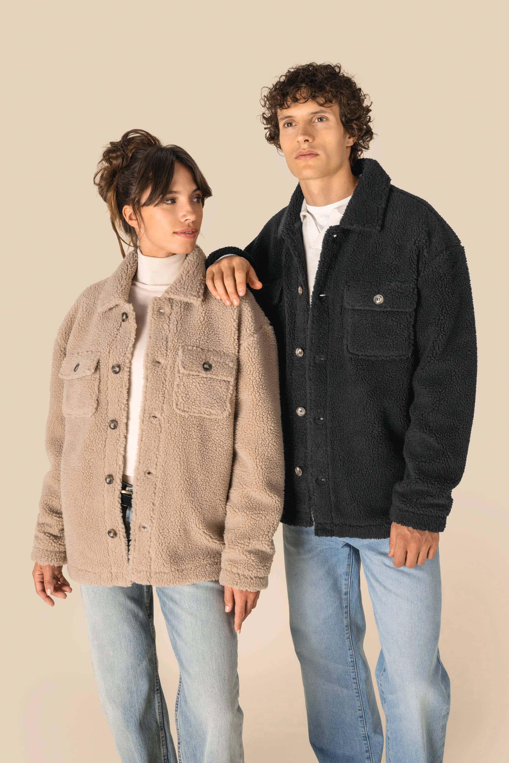Unisex-Überhemd aus Sherpa mit überschnittenen Schultern