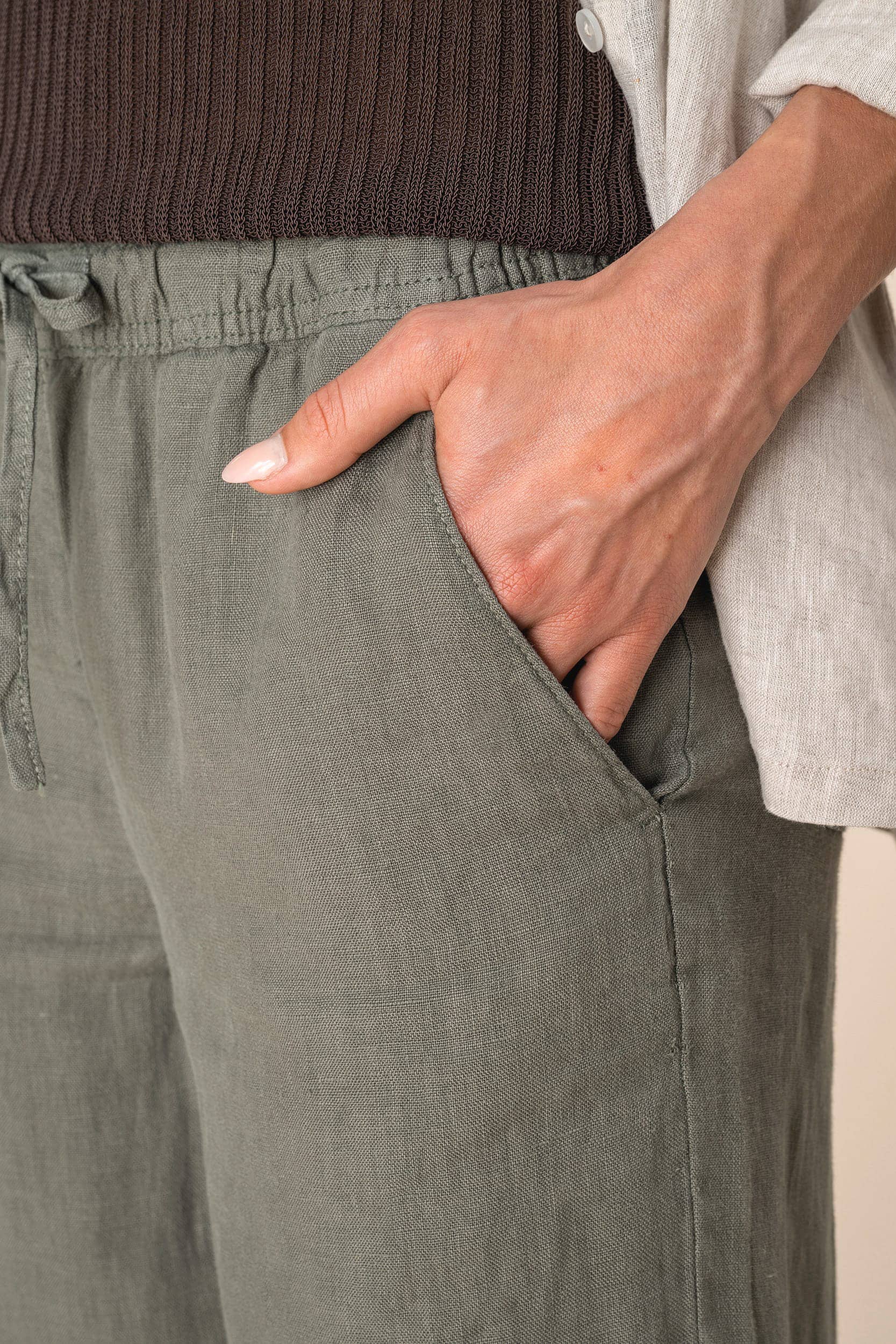 Ausgewaschene Damenhose aus Leinen
