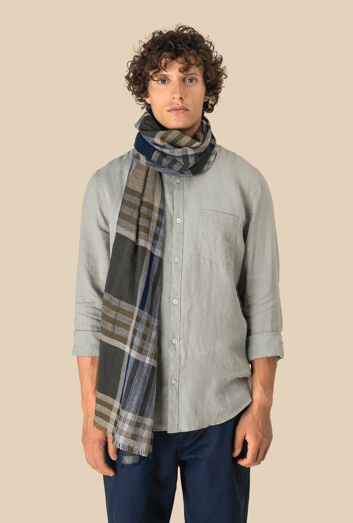 Gestreiftes und karierter Unisex-Schal