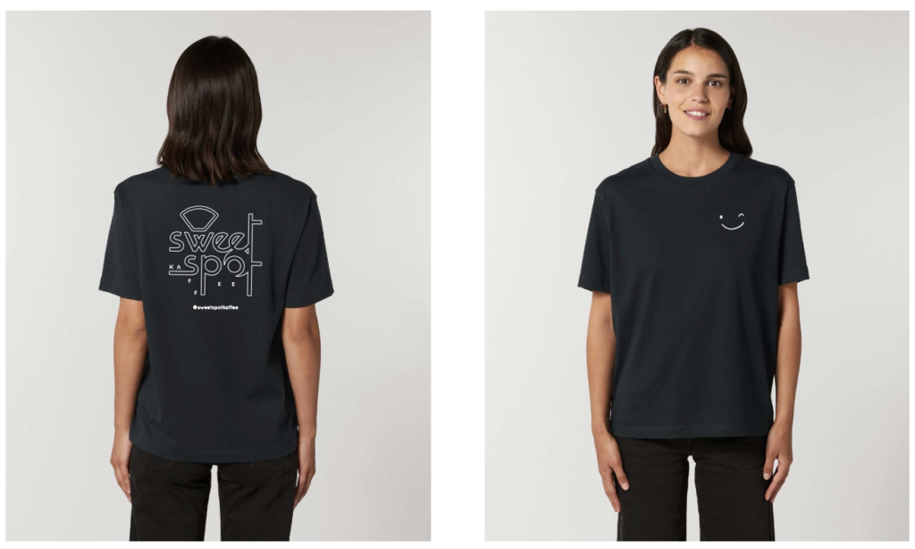 Farbwechsel-Mockup: Druck auf schwarzem T-Shirt