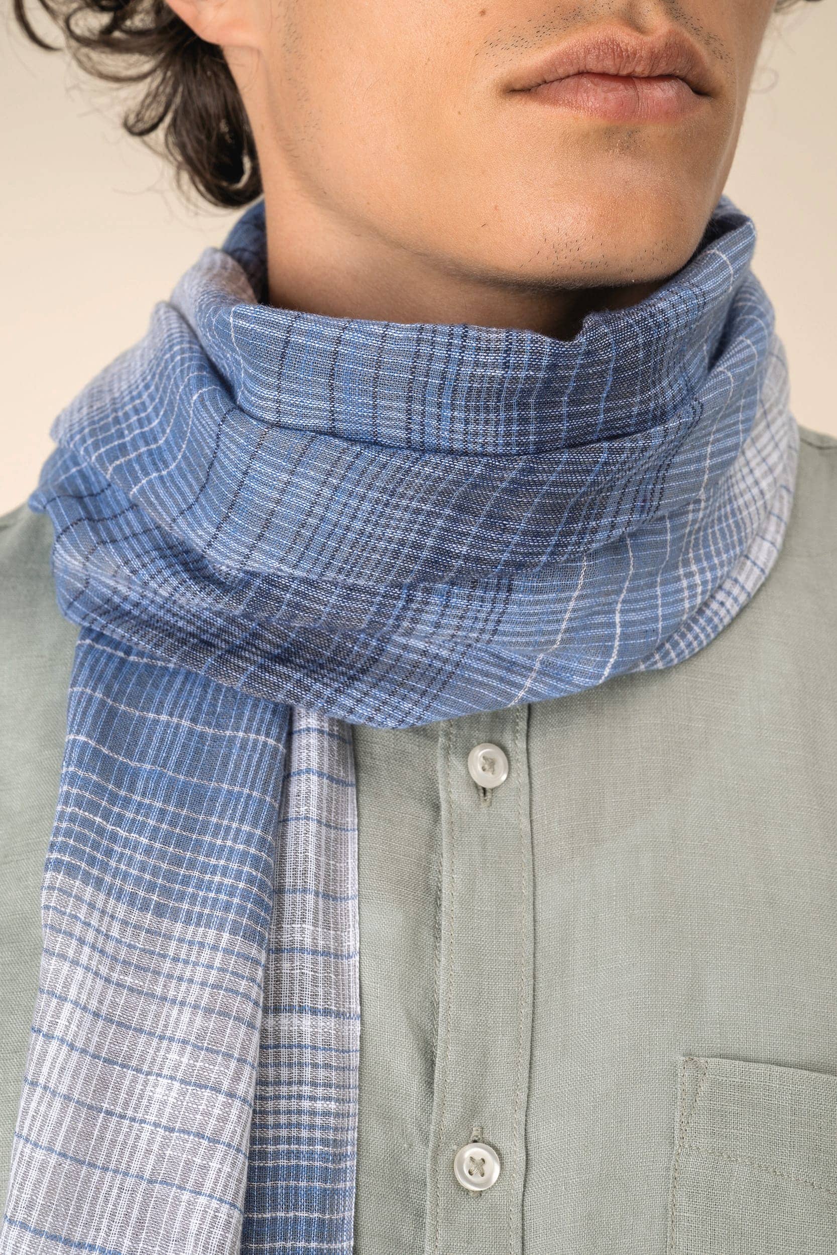 Fein gestreifter Unisex-Schal