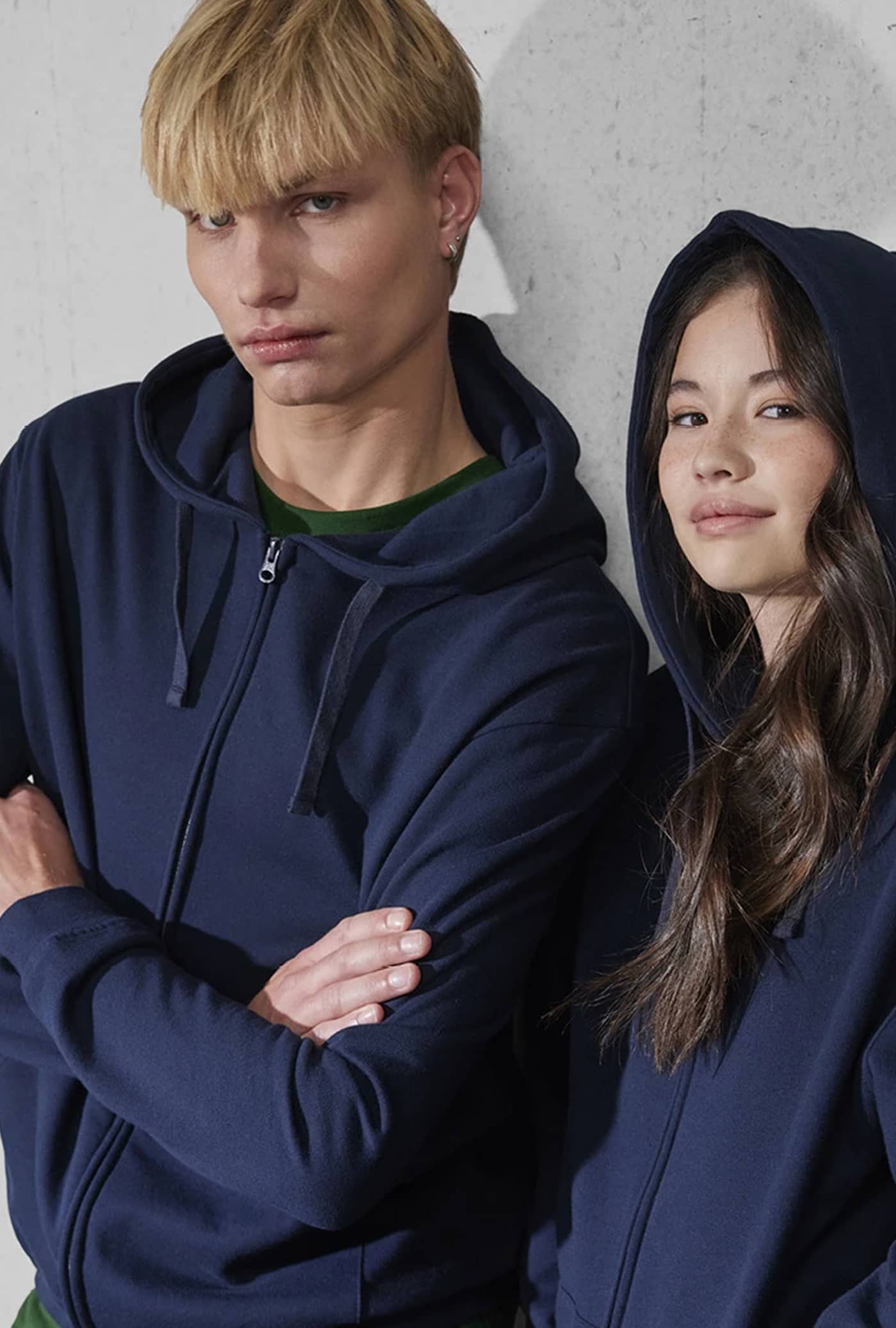 ID.334 Zip Hood