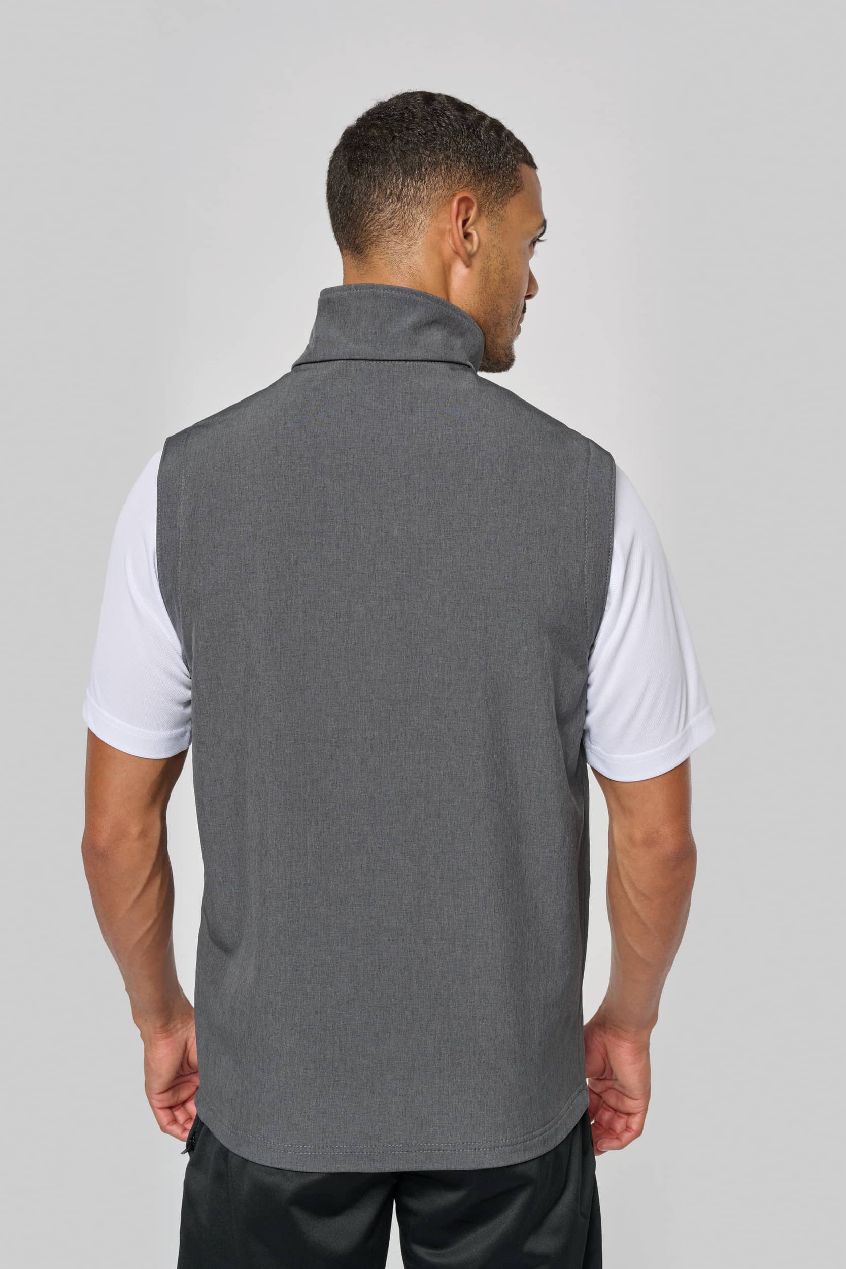 Softshelljacke mit abnehmbaren Ärmeln
