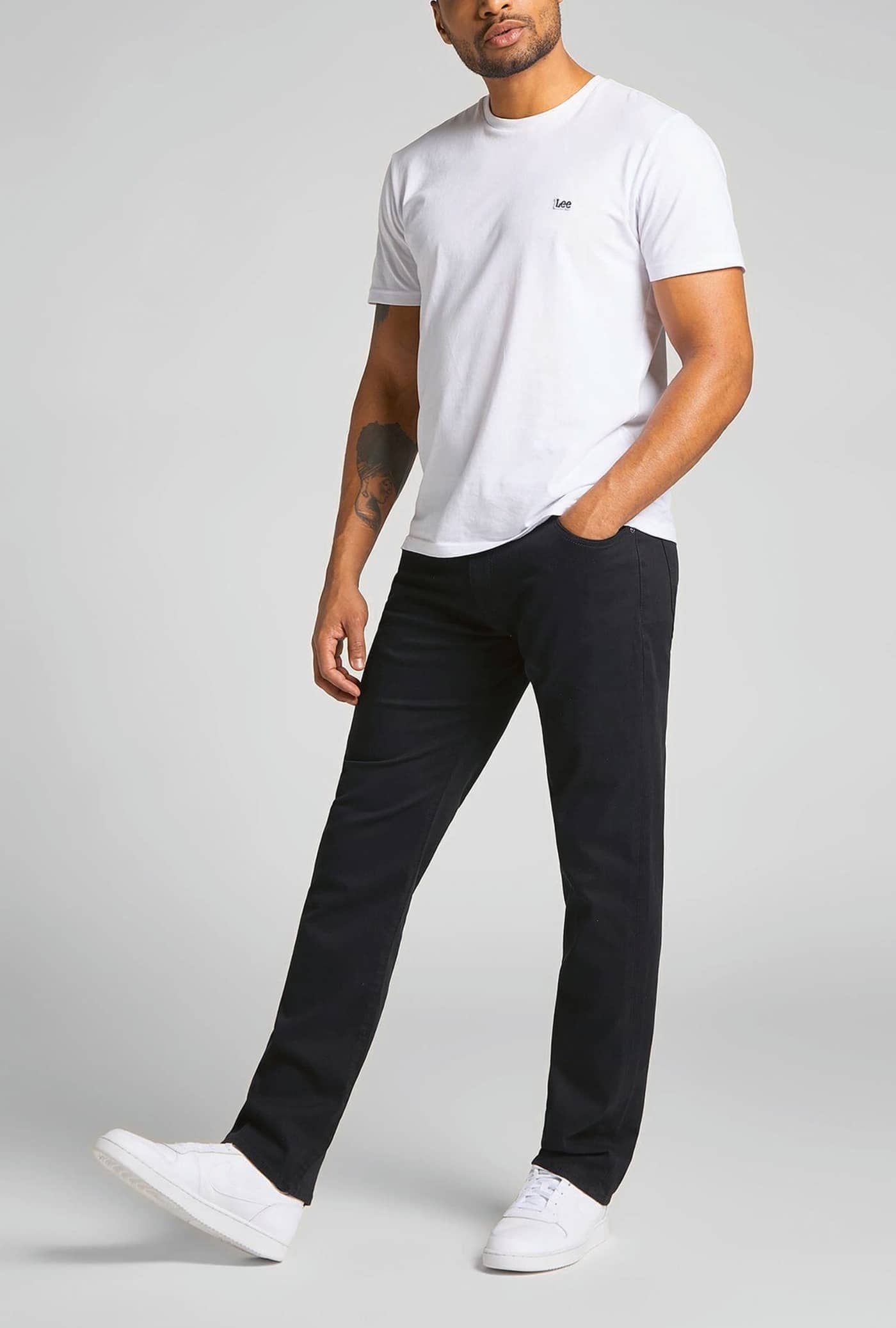 Extreme Motion Straight Fit Jeans