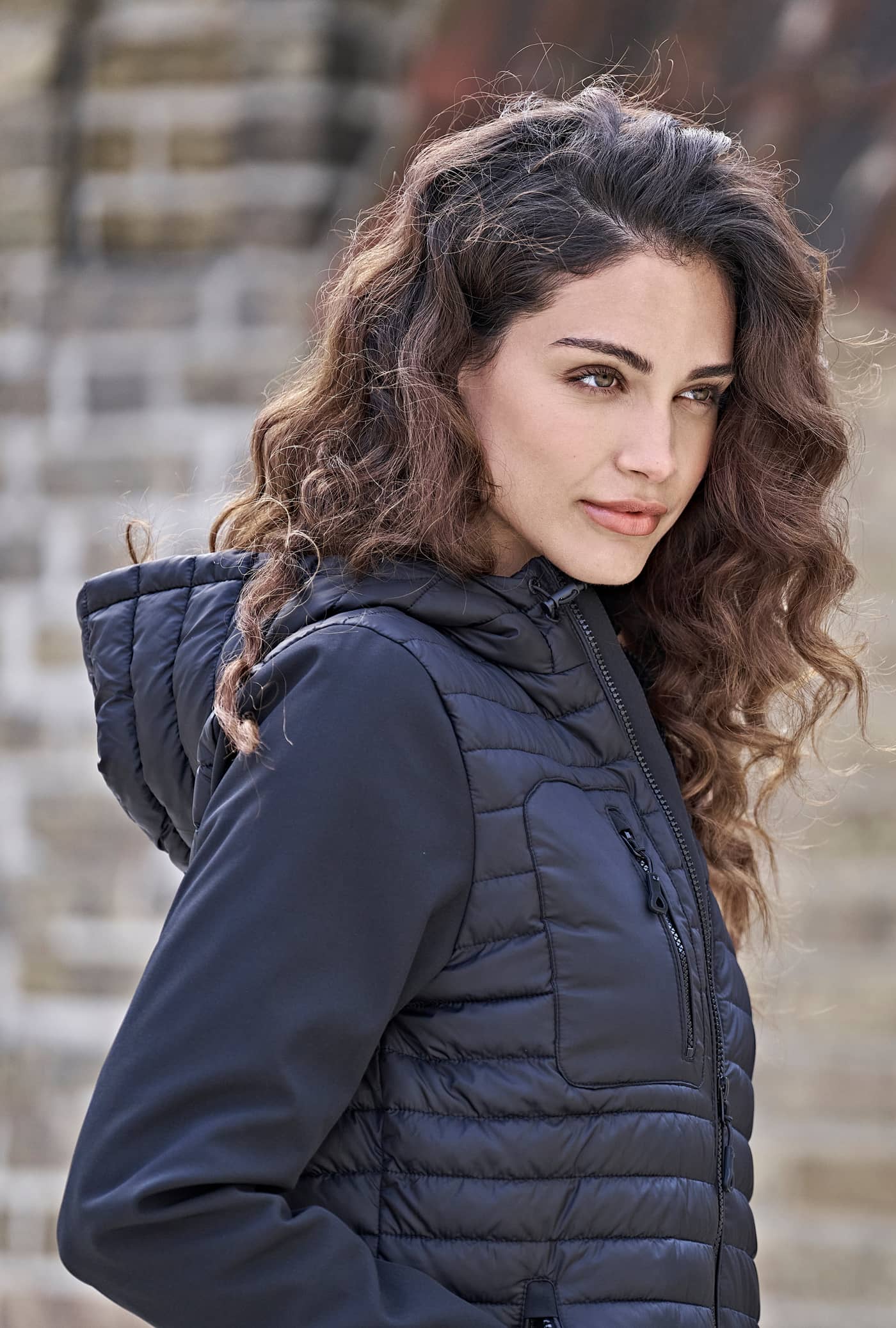 Women´s Hooded Crossover Jacket