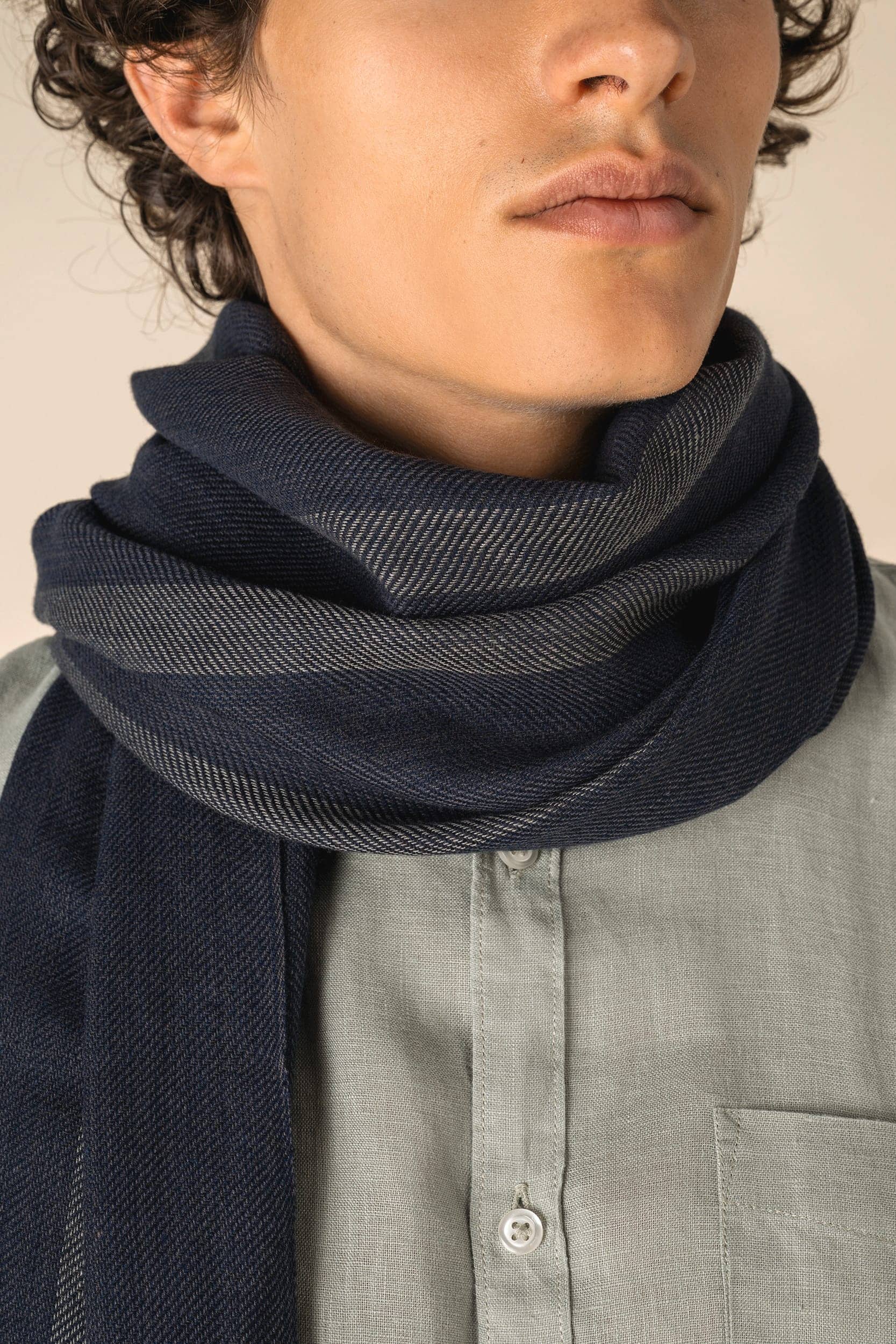 Gestreifter Unisex-Schal