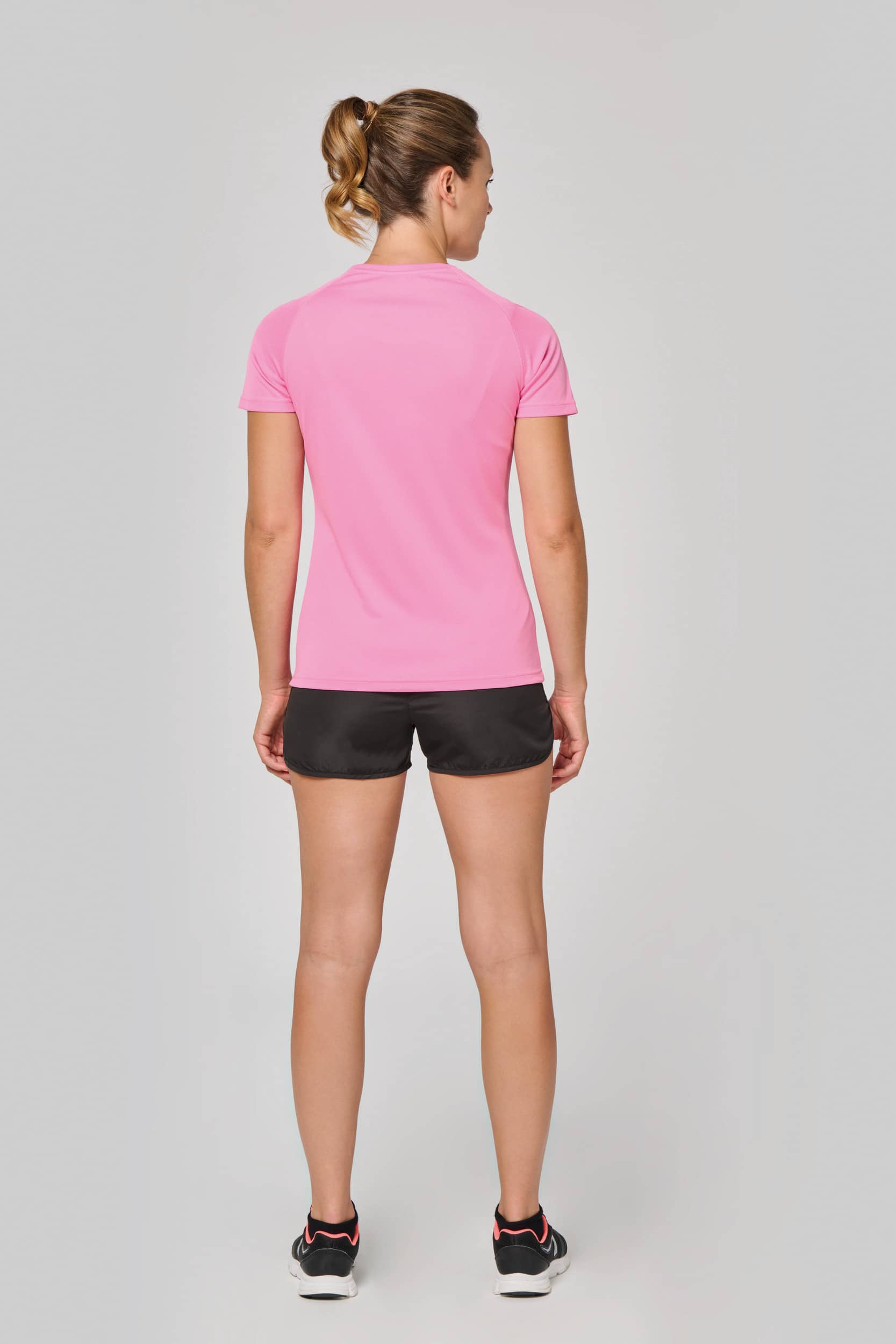 Damen-Sportshirt aus Recyclingmaterial mit Rundhalsausschnitt
