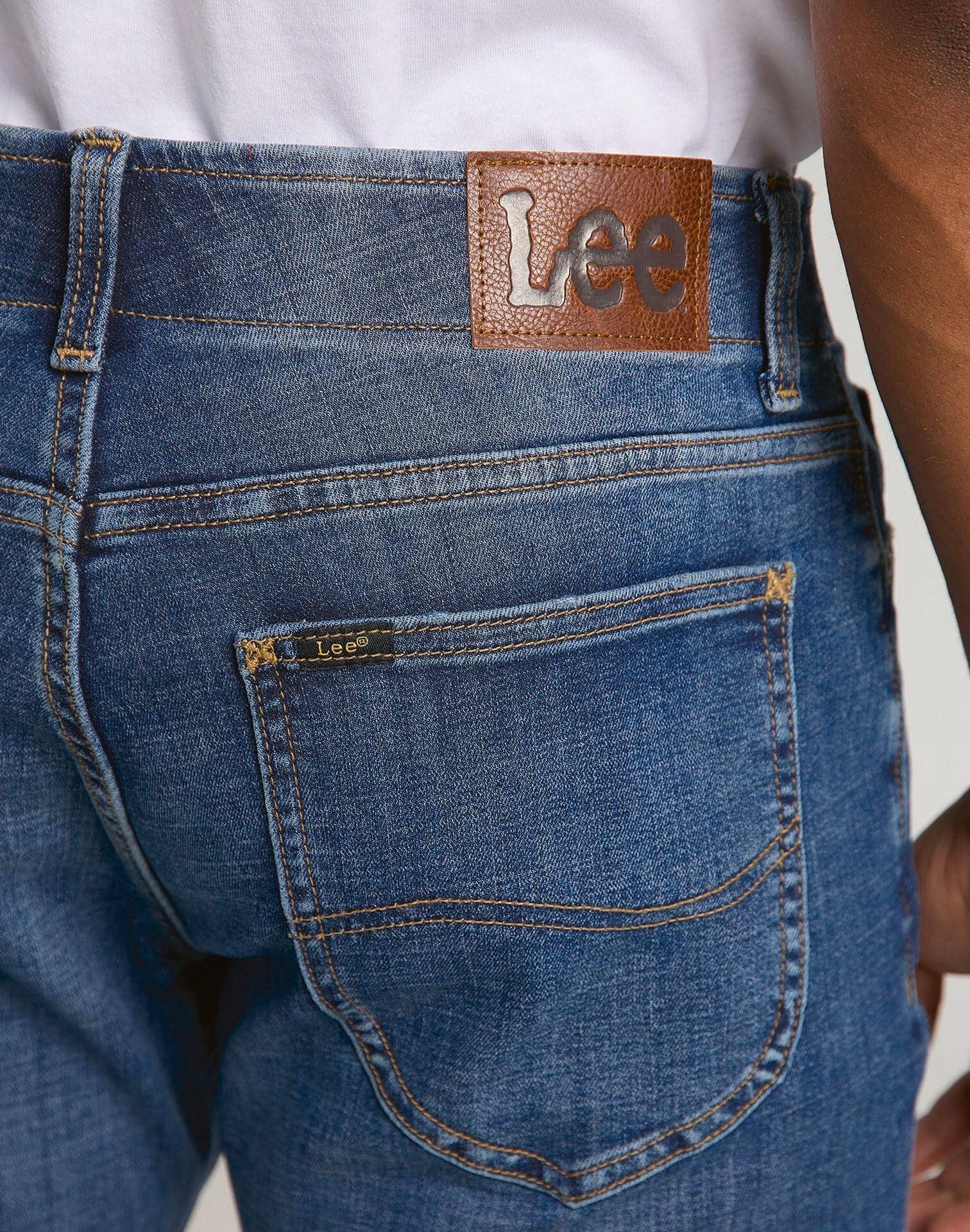 Extreme Motion Slim Fit Jeans
